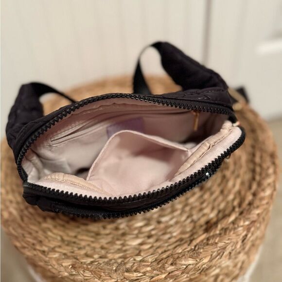 Jill Ally Quilted Black Women's Belt Bag - Excellent Condition - Picture 11 of 13